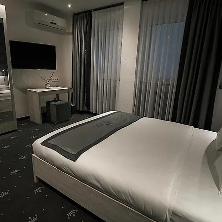 Royal 3*